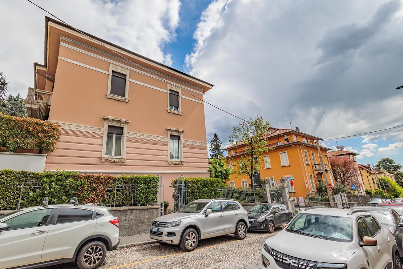 Liberty Villa & Winter Garden Bergamo Bagian luar foto