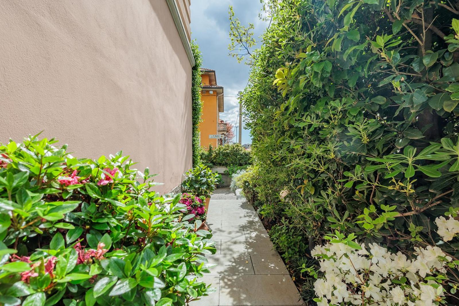 Liberty Villa & Winter Garden Bergamo Bagian luar foto